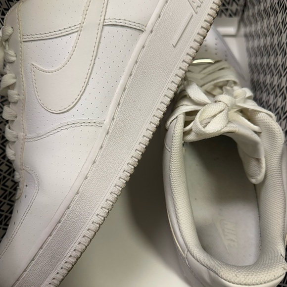 Nike Men's AF1 82’ White Sneakers - Picture 6 of 7